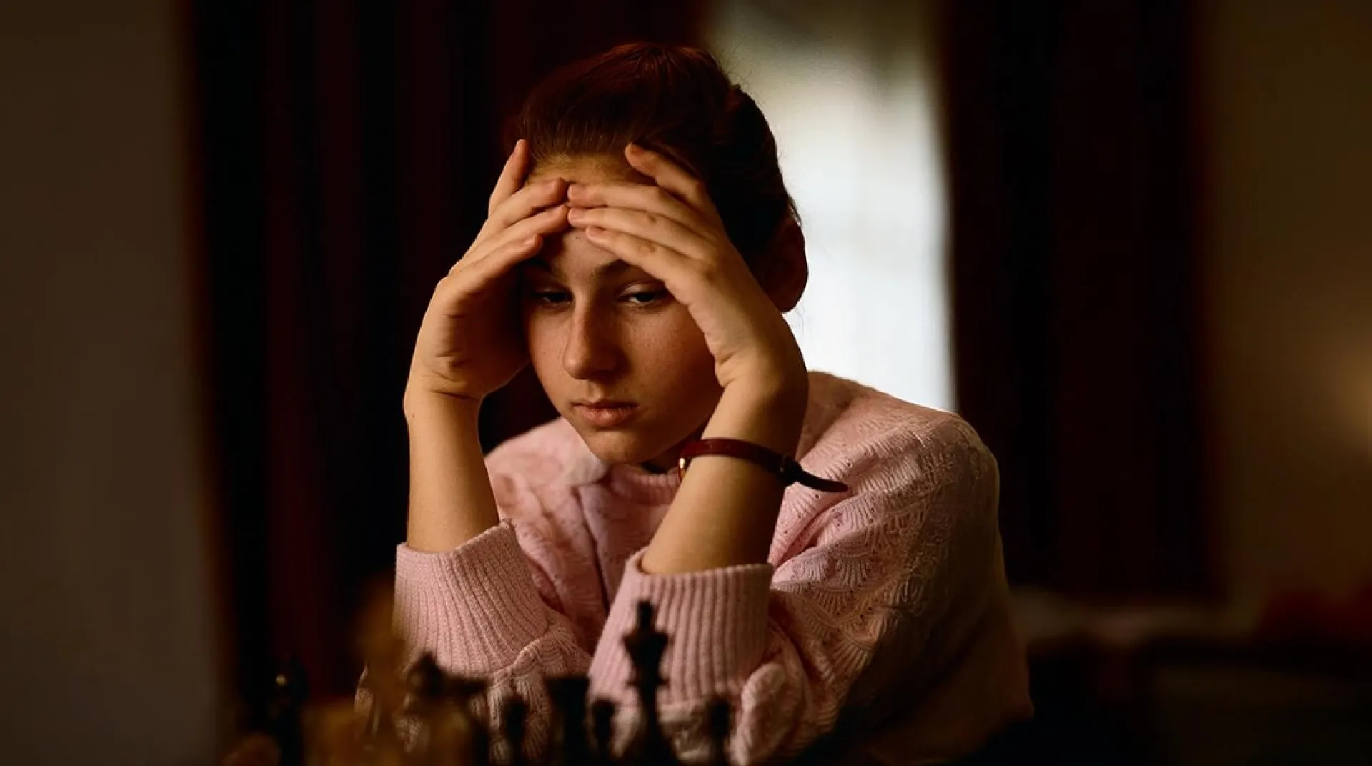 Το ντοκιμαντέρ Queen of Chess αφηγείται την πορεία της σκακίστριας Γιούντιτ Πόλγκαρ προς την κορυφή © Netflix